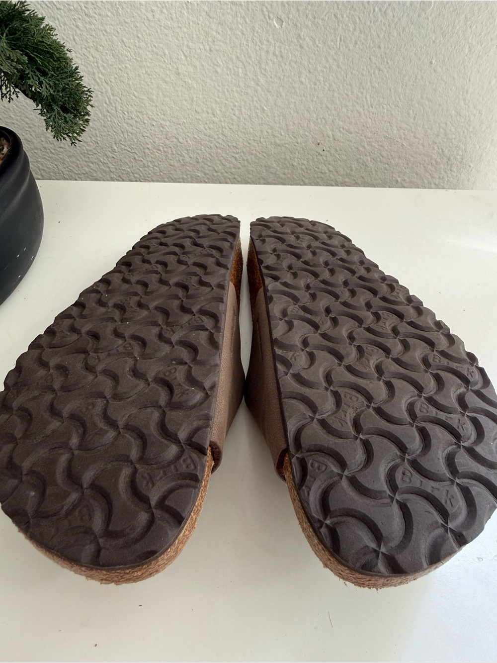 Birkenstock Catalina women size 10 Brown Single Strap Slide Sandals - Picture 11 of 14